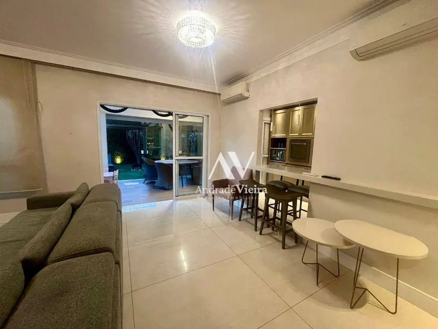 Casa de Condomínio com 3 quartos à venda, 181m2 em Parque Rural Fazenda Santa Cândida, Campinas - SP - imagem 3 Foto 3 de Casa de Condomínio com 3 quartos à venda, 181m2 em Parque Rural Fazenda Santa Cândida, Campinas - SP