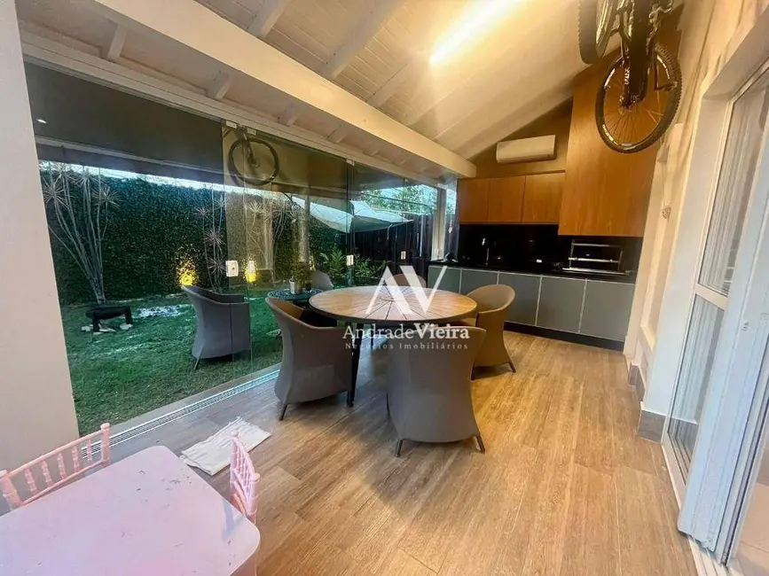 Casa de Condomínio com 3 quartos à venda, 181m2 em Parque Rural Fazenda Santa Cândida, Campinas - SP - imagem 7 Foto 7 de Casa de Condomínio com 3 quartos à venda, 181m2 em Parque Rural Fazenda Santa Cândida, Campinas - SP