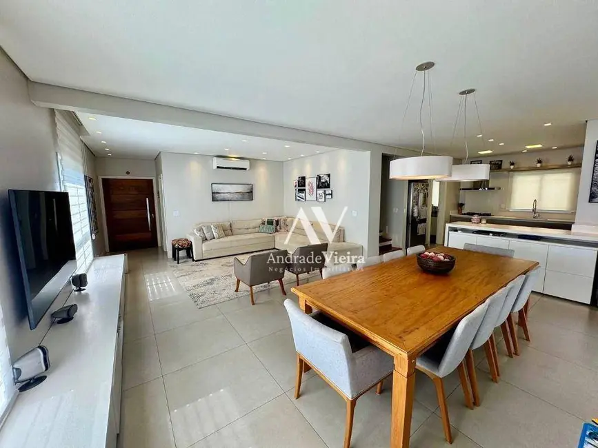 Casa de Condomínio com 3 quartos à venda, 389m2 em Loteamento Parque dos Alecrins, Campinas - SP - imagem 3 Foto 3 de Casa de Condomínio com 3 quartos à venda, 389m2 em Loteamento Parque dos Alecrins, Campinas - SP