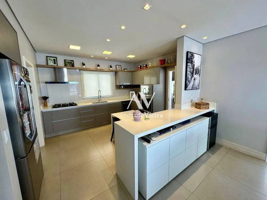 Casa de Condomínio com 3 quartos à venda, 389m2 em Loteamento Parque dos Alecrins, Campinas - SP - imagem 4 Foto 4 de Casa de Condomínio com 3 quartos à venda, 389m2 em Loteamento Parque dos Alecrins, Campinas - SP