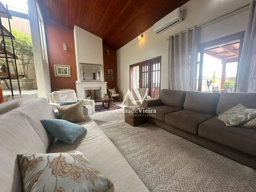 Casa de Condomínio com 4 quartos à venda, 300m2 em Campinas - SP - imagem 3 Foto 3 de Casa de Condomínio com 4 quartos à venda, 300m2 em Campinas - SP