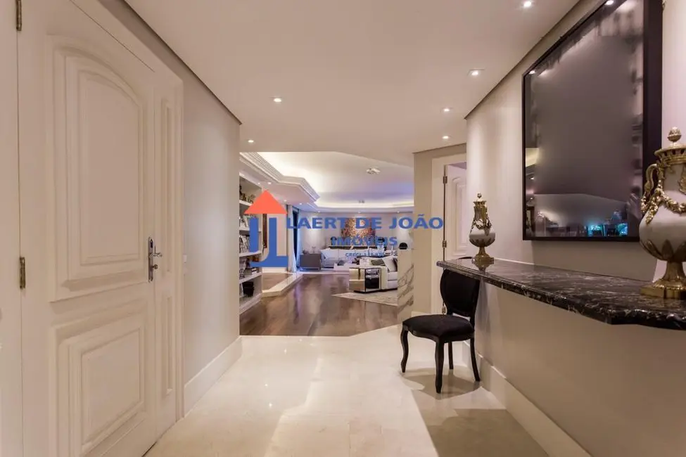 Apartamento com 4 quartos à venda, 600m2 em Vila Uberabinha, São Paulo - SP - imagem 2 Foto 2 de Apartamento com 4 quartos à venda, 600m2 em Vila Uberabinha, São Paulo - SP