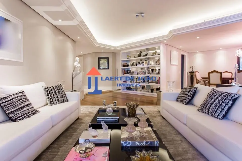 Apartamento com 4 quartos à venda, 600m2 em Vila Uberabinha, São Paulo - SP - imagem 1 Foto 1 de Apartamento com 4 quartos à venda, 600m2 em Vila Uberabinha, São Paulo - SP