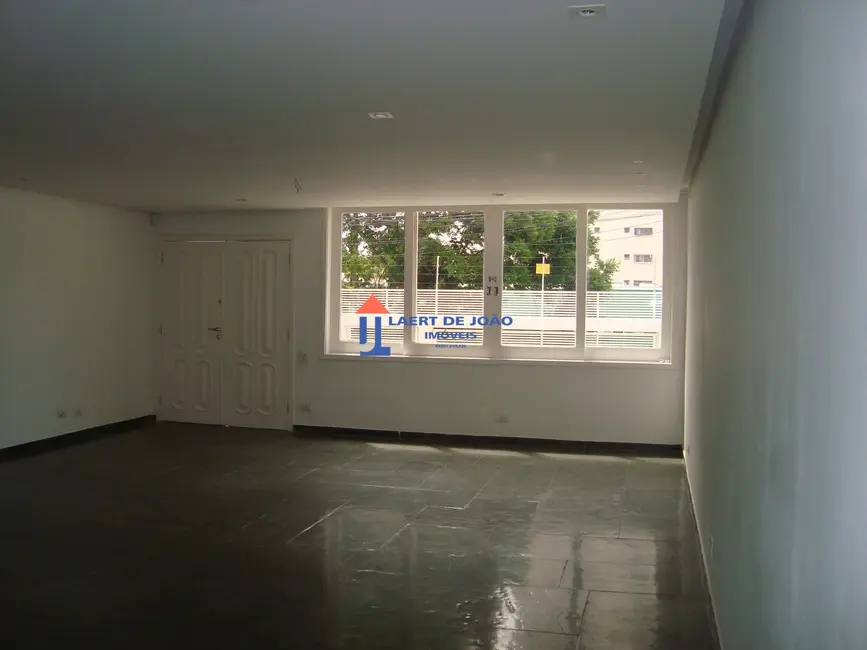 Foto 3 de Casa com 3 quartos à venda, 450m2 em Campo Belo, São Paulo - SP