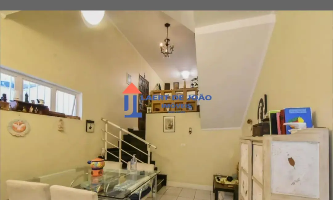 Foto 3 de Casa com 3 quartos à venda, 150m2 em Jardim Aeroporto, São Paulo - SP