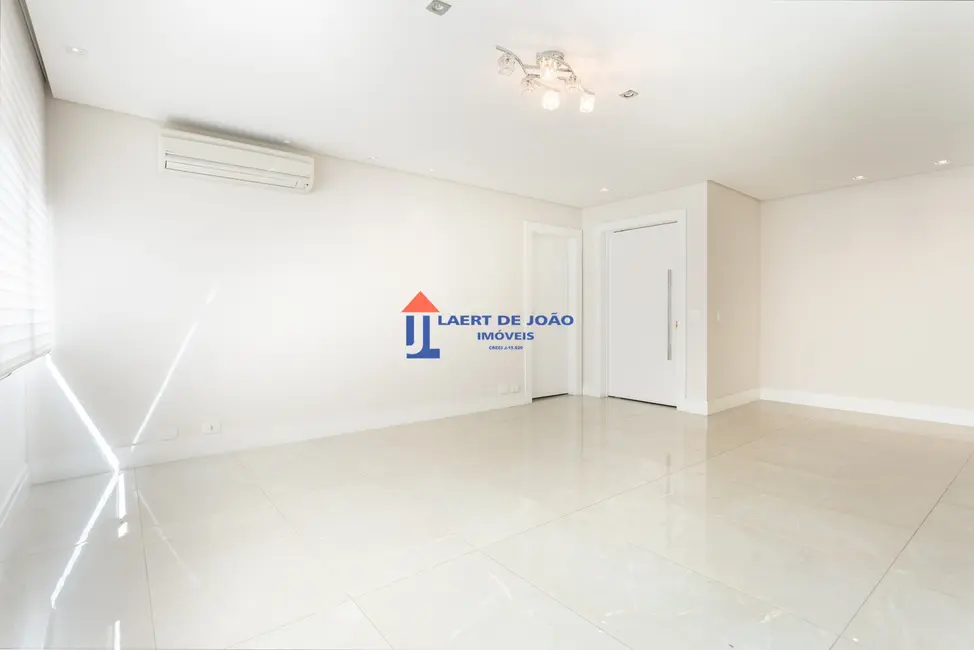 Apartamento com 3 quartos à venda, 138m2 em Itaim Bibi, São Paulo - SP - imagem 6 Foto 6 de Apartamento com 3 quartos à venda, 138m2 em Itaim Bibi, São Paulo - SP