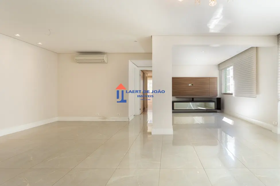 Apartamento com 3 quartos à venda, 138m2 em Itaim Bibi, São Paulo - SP - imagem 2 Foto 2 de Apartamento com 3 quartos à venda, 138m2 em Itaim Bibi, São Paulo - SP