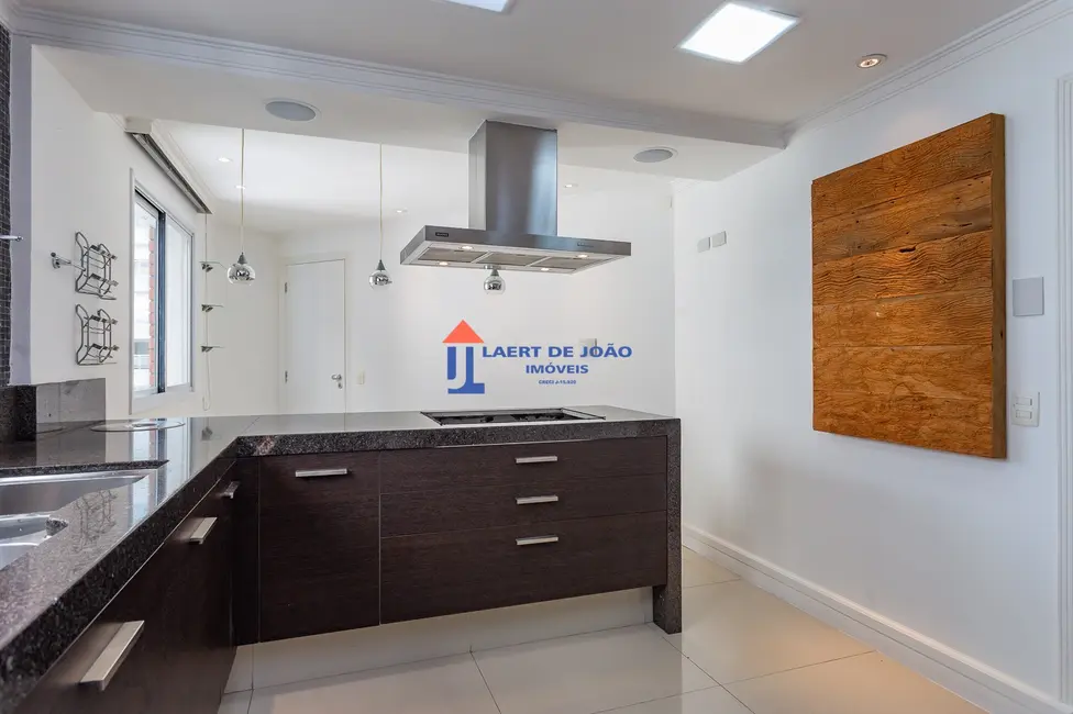 Apartamento com 3 quartos à venda, 206m2 em Vila Nova Conceição, São Paulo - SP - imagem 8 Foto 8 de Apartamento com 3 quartos à venda, 206m2 em Vila Nova Conceição, São Paulo - SP