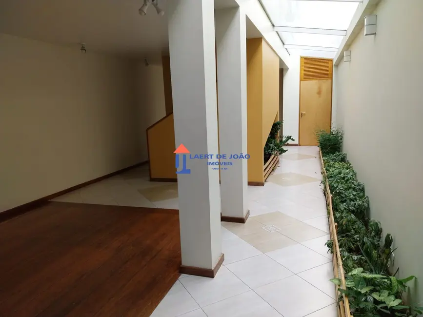 Casa com 3 quartos à venda, 180m2 em Jardim Aeroporto, São Paulo - SP - imagem 5 Foto 5 de Casa com 3 quartos à venda, 180m2 em Jardim Aeroporto, São Paulo - SP