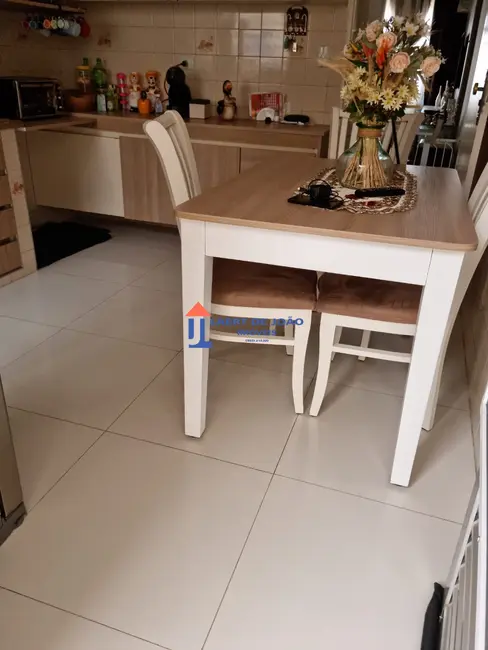 Casa com 3 quartos à venda, 120m2 em Jardim Aeroporto, São Paulo - SP - imagem 3 Foto 3 de Casa com 3 quartos à venda, 120m2 em Jardim Aeroporto, São Paulo - SP