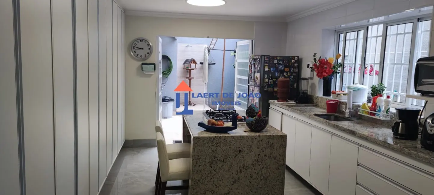 Foto 3 de Casa com 3 quartos à venda, 150m2 em Campo Belo, São Paulo - SP