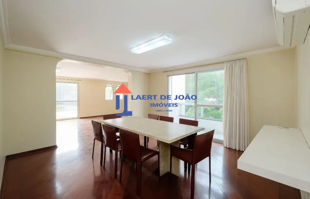 Apartamento com 3 quartos à venda, 215m2 em Campo Belo, São Paulo - SP - imagem 8 Foto 8 de Apartamento com 3 quartos à venda, 215m2 em Campo Belo, São Paulo - SP