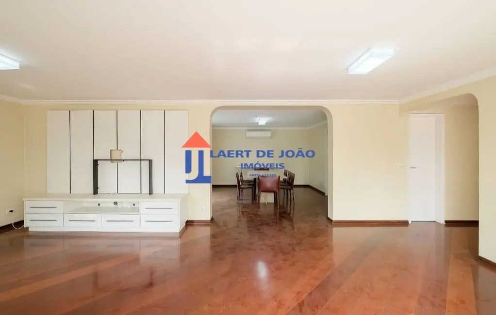 Apartamento com 3 quartos à venda, 215m2 em Campo Belo, São Paulo - SP - imagem 4 Foto 4 de Apartamento com 3 quartos à venda, 215m2 em Campo Belo, São Paulo - SP