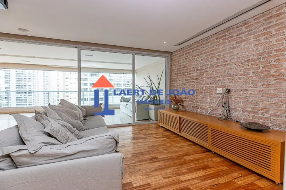 Foto 3 de Apartamento com 3 quartos para alugar, 222m2 em Campo Belo, São Paulo - SP