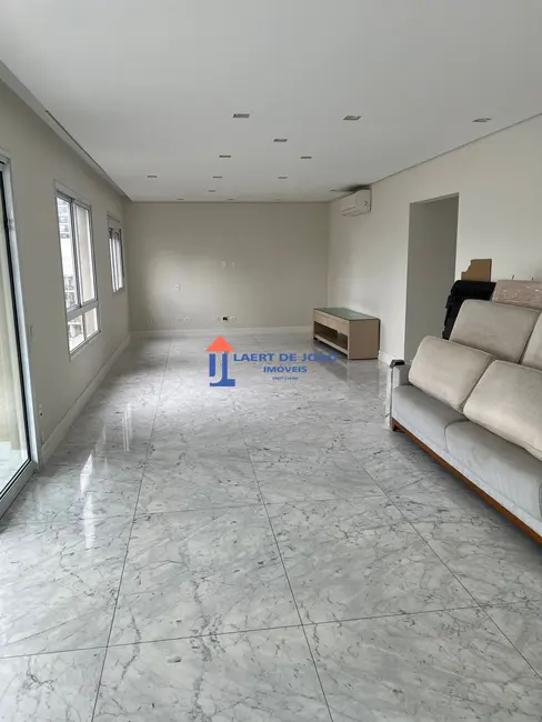 Apartamento com 4 quartos para alugar, 192m2 em Vila Nova Conceição, São Paulo - SP - imagem 9 Foto 9 de Apartamento com 4 quartos para alugar, 192m2 em Vila Nova Conceição, São Paulo - SP