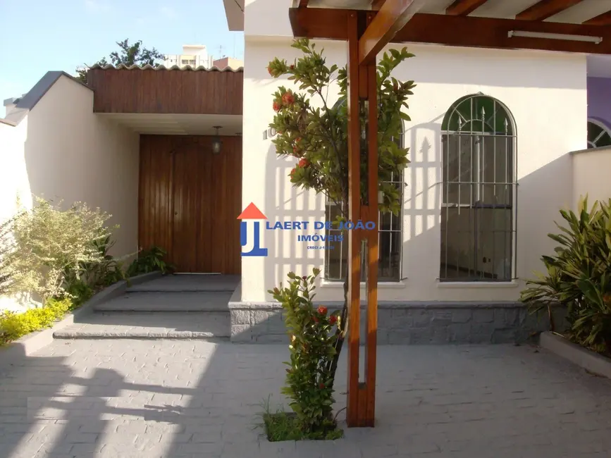 Casa com 2 quartos à venda, 121m2 em Vila Guarani (Z Sul), São Paulo - SP - imagem 1 Foto 1 de Casa com 2 quartos à venda, 121m2 em Vila Guarani (Z Sul), São Paulo - SP