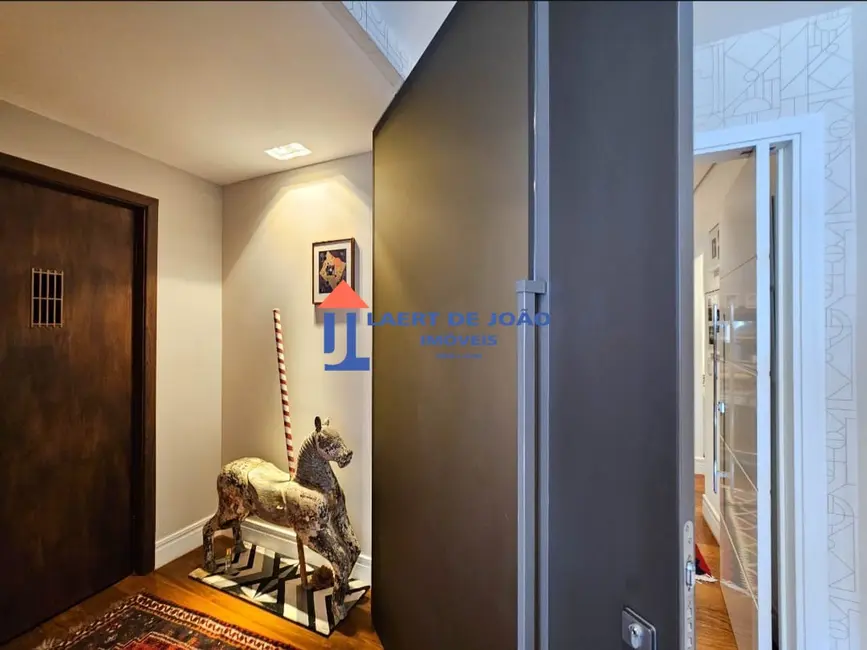 Apartamento com 4 quartos à venda, 226m2 em Jardim Europa, São Paulo - SP - imagem 9 Foto 9 de Apartamento com 4 quartos à venda, 226m2 em Jardim Europa, São Paulo - SP