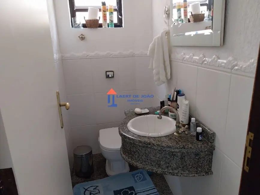 Casa com 4 quartos à venda, 165m2 em Jardim Aeroporto, São Paulo - SP - imagem 3 Foto 3 de Casa com 4 quartos à venda, 165m2 em Jardim Aeroporto, São Paulo - SP