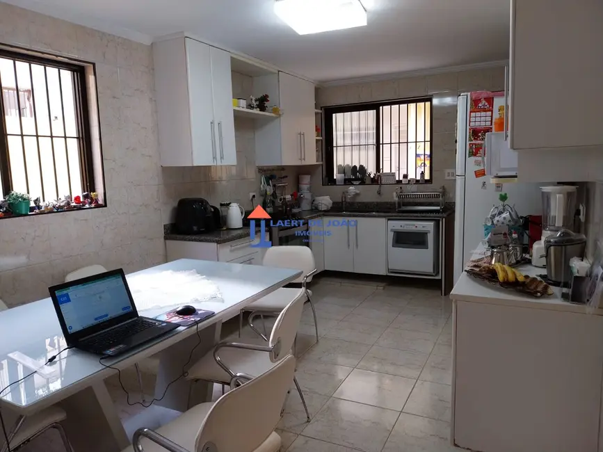 Casa com 4 quartos à venda, 165m2 em Jardim Aeroporto, São Paulo - SP - imagem 4 Foto 4 de Casa com 4 quartos à venda, 165m2 em Jardim Aeroporto, São Paulo - SP