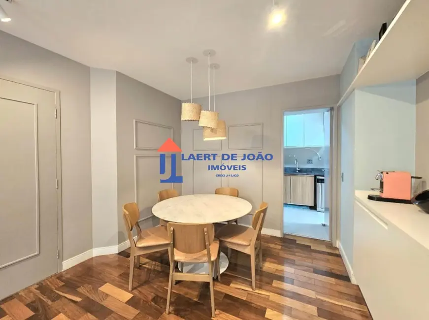 Apartamento com 3 quartos à venda, 98m2 em Moema, São Paulo - SP - imagem 5 Foto 5 de Apartamento com 3 quartos à venda, 98m2 em Moema, São Paulo - SP