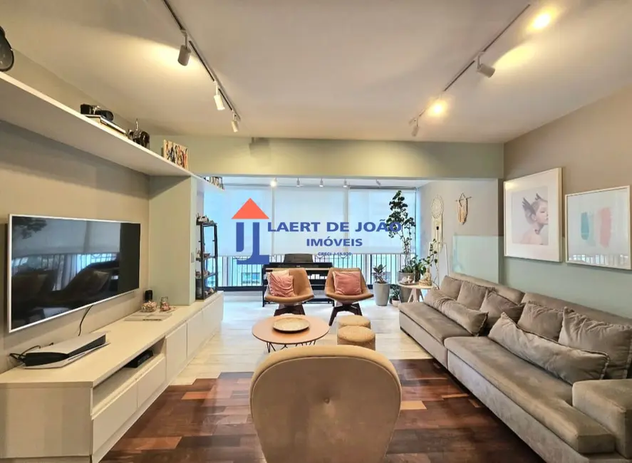 Apartamento com 3 quartos à venda, 98m2 em Moema, São Paulo - SP - imagem 2 Foto 2 de Apartamento com 3 quartos à venda, 98m2 em Moema, São Paulo - SP