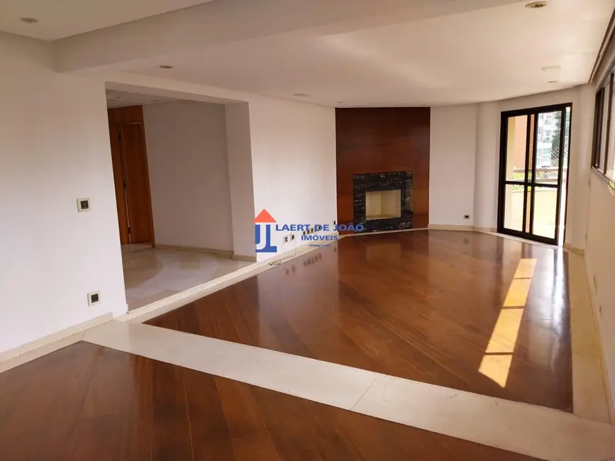 Foto 2 de Apartamento com 4 quartos à venda, 200m2 em Campo Belo, São Paulo - SP