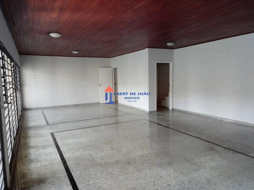 Foto 2 de Casa com 3 quartos para alugar, 340m2 em Vila Cordeiro, São Paulo - SP