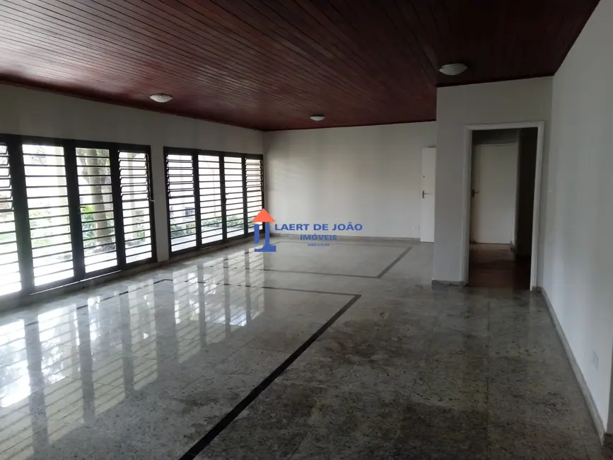 Foto 3 de Casa com 3 quartos para alugar, 340m2 em Vila Cordeiro, São Paulo - SP