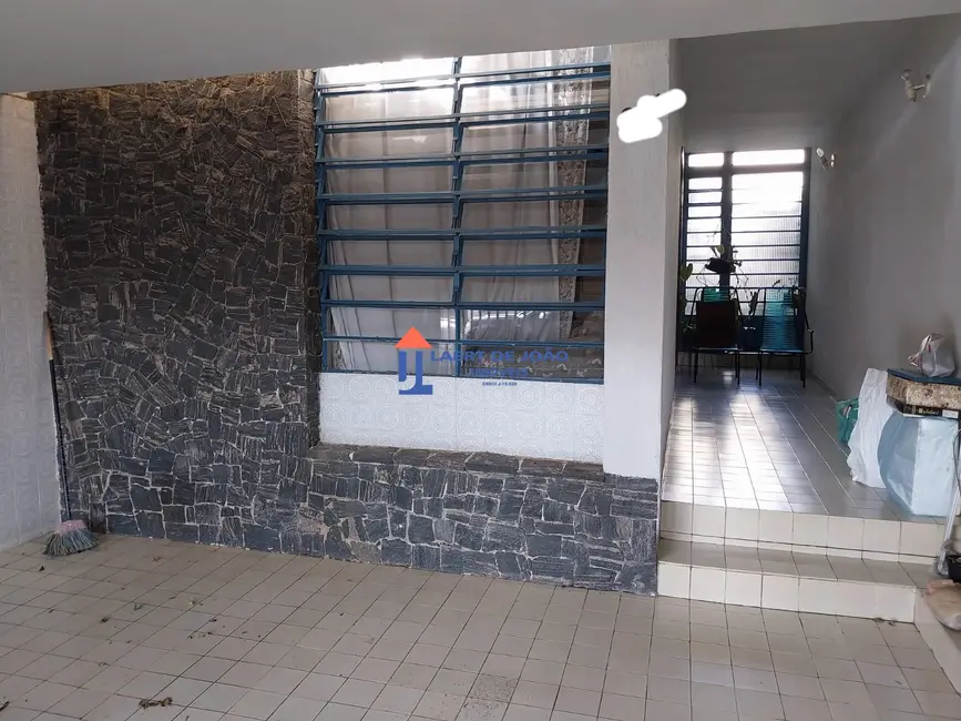 Casa com 3 quartos à venda, 130m2 em Jardim Aeroporto, São Paulo - SP - imagem 1 Foto 1 de Casa com 3 quartos à venda, 130m2 em Jardim Aeroporto, São Paulo - SP