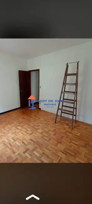 Casa com 3 quartos para alugar, 176m2 em Jardim Aeroporto, São Paulo - SP - imagem 6 Foto 6 de Casa com 3 quartos para alugar, 176m2 em Jardim Aeroporto, São Paulo - SP