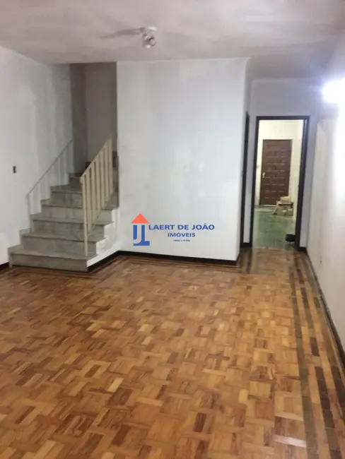 Casa com 3 quartos para alugar, 176m2 em Jardim Aeroporto, São Paulo - SP - imagem 1 Foto 1 de Casa com 3 quartos para alugar, 176m2 em Jardim Aeroporto, São Paulo - SP