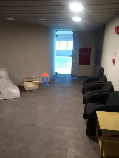Sala Comercial à venda e para alugar, 200m2 em São Paulo - SP - imagem 2 Foto 2 de Sala Comercial à venda e para alugar, 200m2 em São Paulo - SP