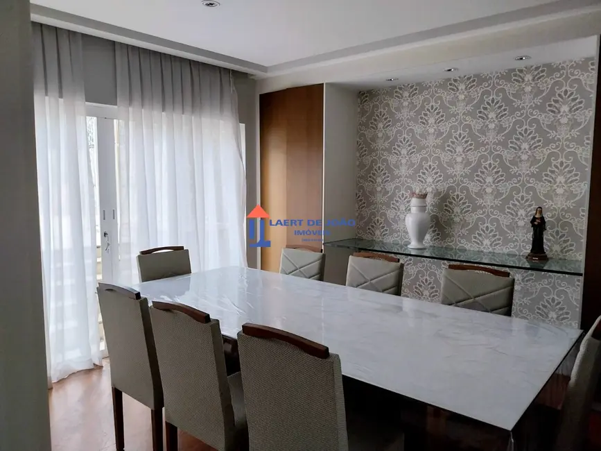 Foto 6 de Casa com 4 quartos para alugar, 300m2 em Campo Belo, São Paulo - SP