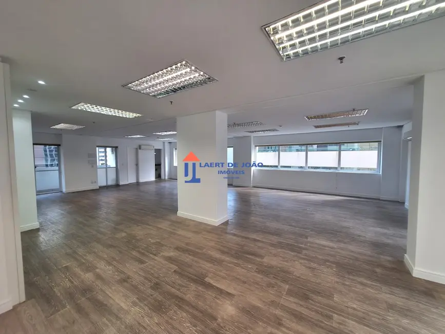 Foto 1 de Sala Comercial para alugar, 200m2 em Vila Olímpia, São Paulo - SP