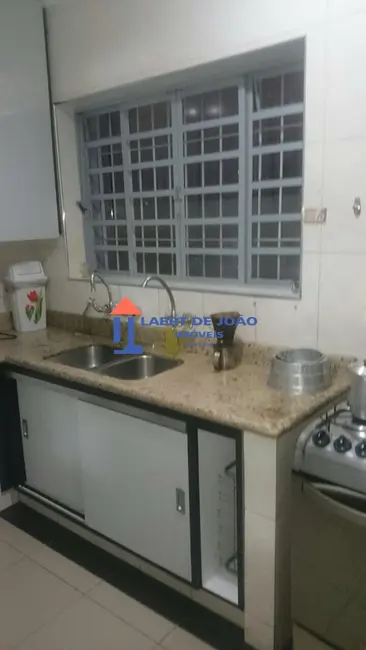 Foto 9 de Casa com 3 quartos à venda, 238m2 em Vila Marari, São Paulo - SP