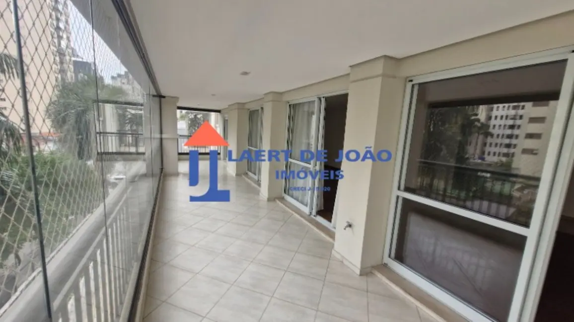 Foto 4 de Apartamento com 4 quartos para alugar, 250m2 em Moema, São Paulo - SP