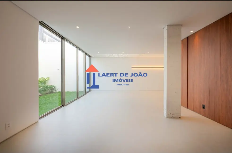 Foto 3 de Casa com 3 quartos à venda, 420m2 em Vila Nova Conceição, São Paulo - SP