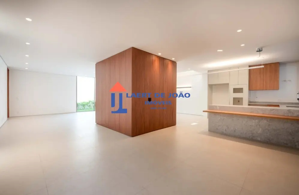 Foto 6 de Casa com 3 quartos à venda, 420m2 em Vila Nova Conceição, São Paulo - SP