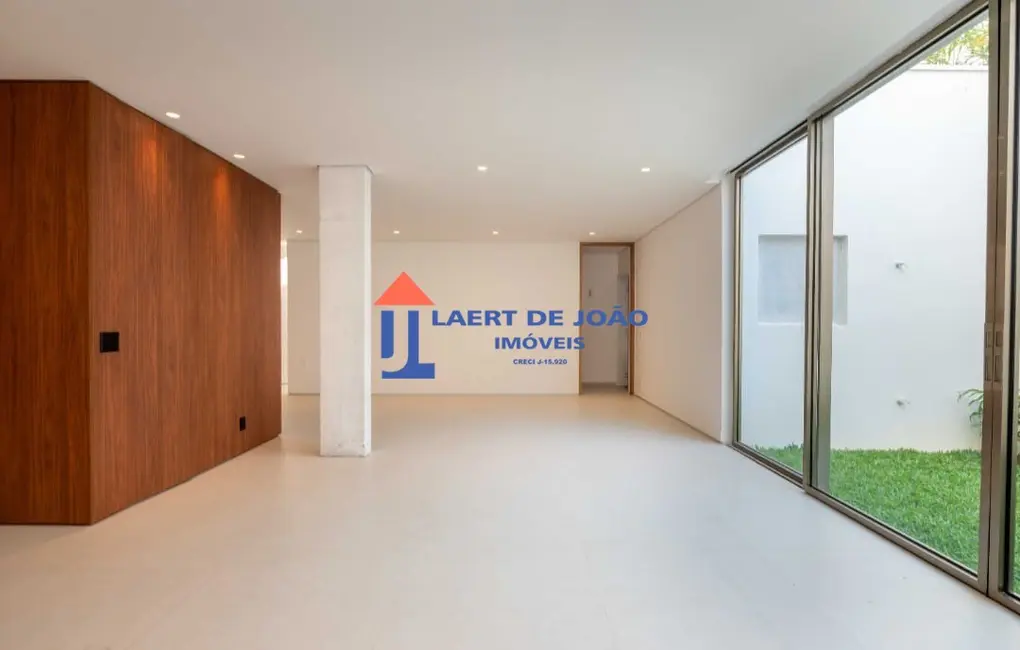 Foto 8 de Casa com 3 quartos à venda, 420m2 em Vila Nova Conceição, São Paulo - SP