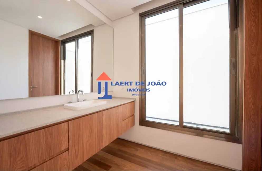 Foto 1 de Casa com 3 quartos à venda, 420m2 em Vila Nova Conceição, São Paulo - SP