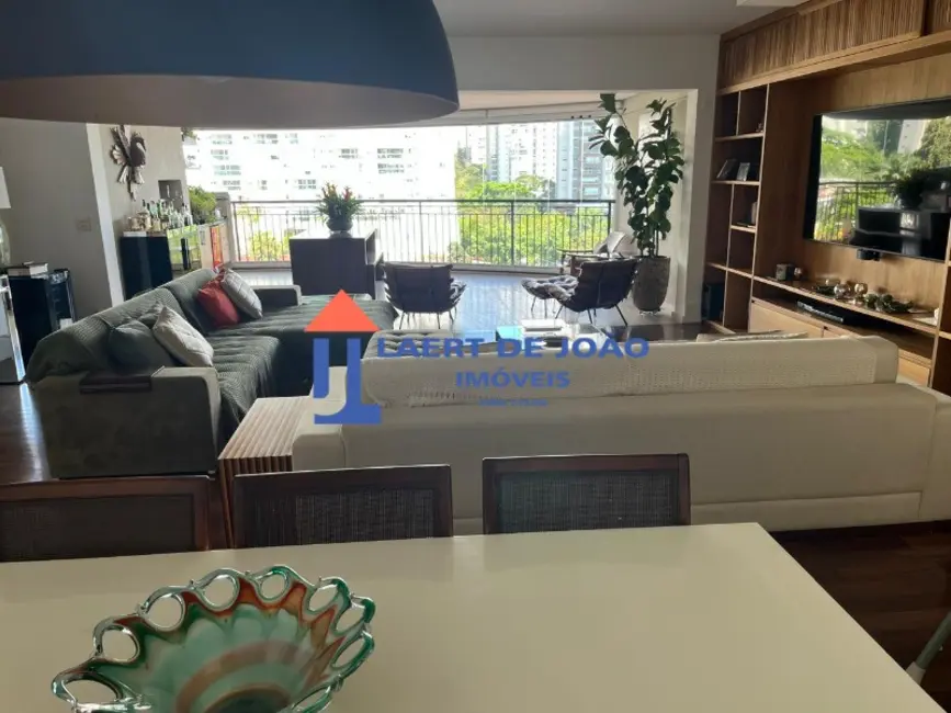 Foto 4 de Apartamento com 3 quartos para alugar, 180m2 em Campo Belo, São Paulo - SP