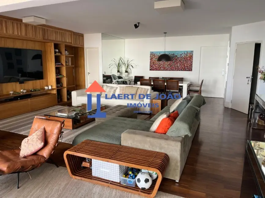 Foto 9 de Apartamento com 3 quartos para alugar, 180m2 em Campo Belo, São Paulo - SP