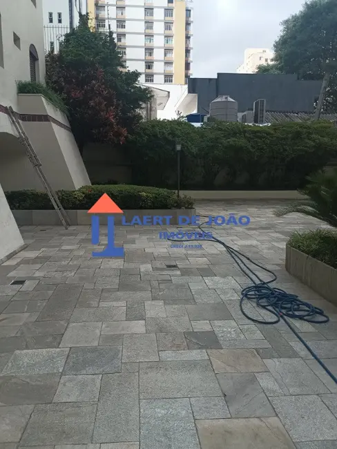 Foto 2 de Apartamento com 2 quartos para alugar, 73m2 em Moema, São Paulo - SP