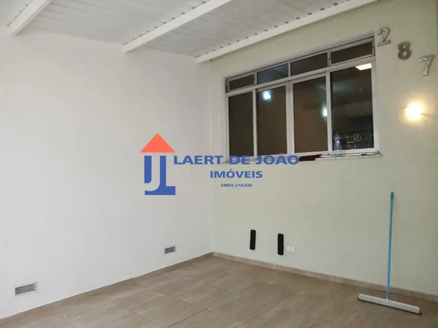 Casa com 2 quartos para alugar, 150m2 em Jardim Aeroporto, São Paulo - SP - imagem 2 Foto 2 de Casa com 2 quartos para alugar, 150m2 em Jardim Aeroporto, São Paulo - SP