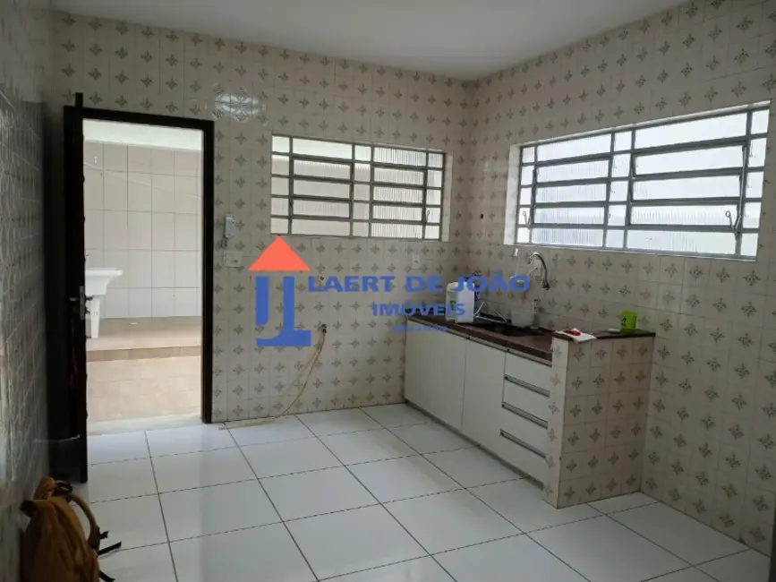 Casa com 2 quartos para alugar, 150m2 em Jardim Aeroporto, São Paulo - SP - imagem 7 Foto 7 de Casa com 2 quartos para alugar, 150m2 em Jardim Aeroporto, São Paulo - SP