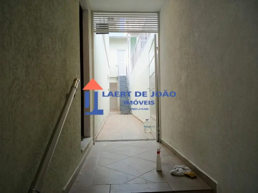 Casa com 2 quartos para alugar, 150m2 em Jardim Aeroporto, São Paulo - SP - imagem 3 Foto 3 de Casa com 2 quartos para alugar, 150m2 em Jardim Aeroporto, São Paulo - SP