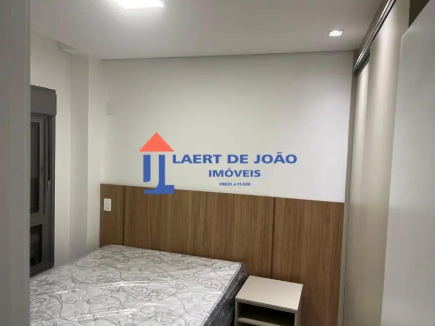 Foto 2 de Apartamento com 2 quartos para alugar, 50m2 em Santo Amaro, São Paulo - SP
