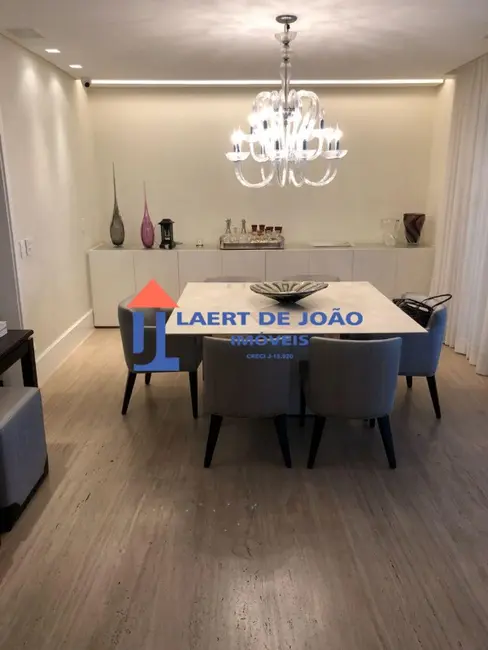 Foto 5 de Apartamento com 3 quartos para alugar, 220m2 em Campo Belo, São Paulo - SP