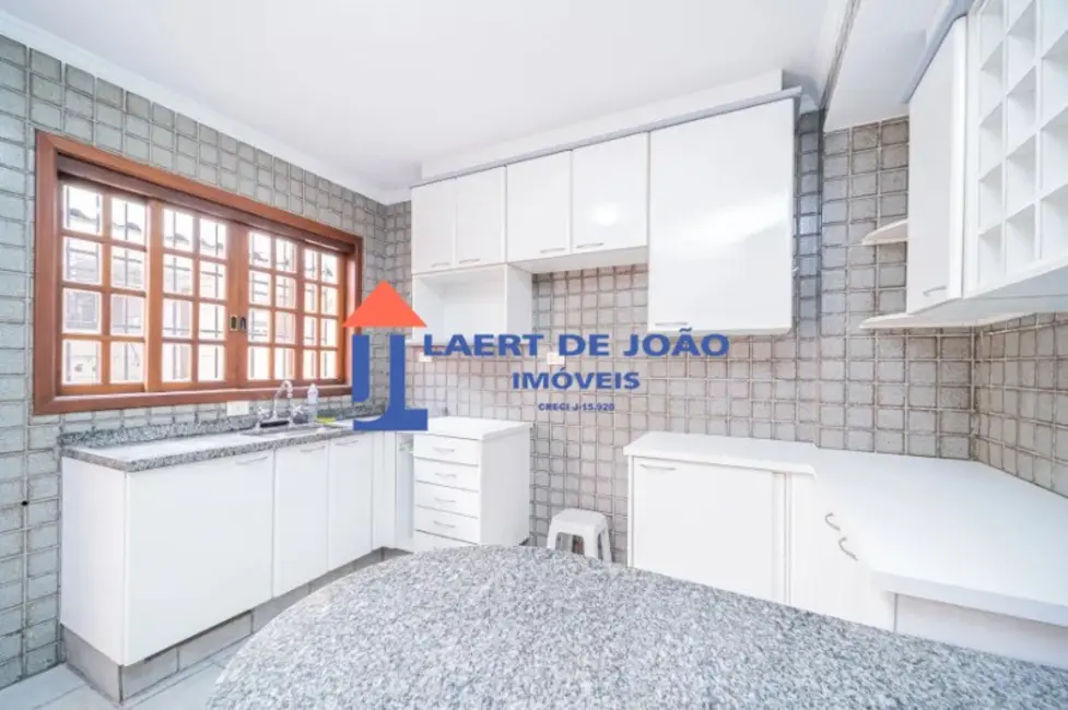 Casa com 3 quartos para alugar, 150m2 em Cidade Monções, São Paulo - SP - imagem 3 Foto 3 de Casa com 3 quartos para alugar, 150m2 em Cidade Monções, São Paulo - SP
