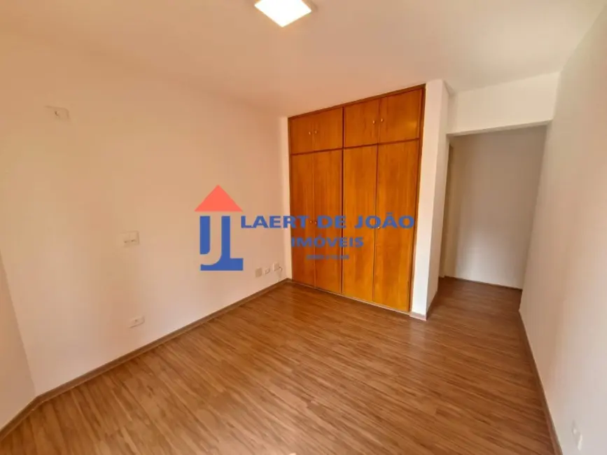 Apartamento com 3 quartos para alugar, 140m2 em Campo Belo, São Paulo - SP - imagem 3 Foto 3 de Apartamento com 3 quartos para alugar, 140m2 em Campo Belo, São Paulo - SP